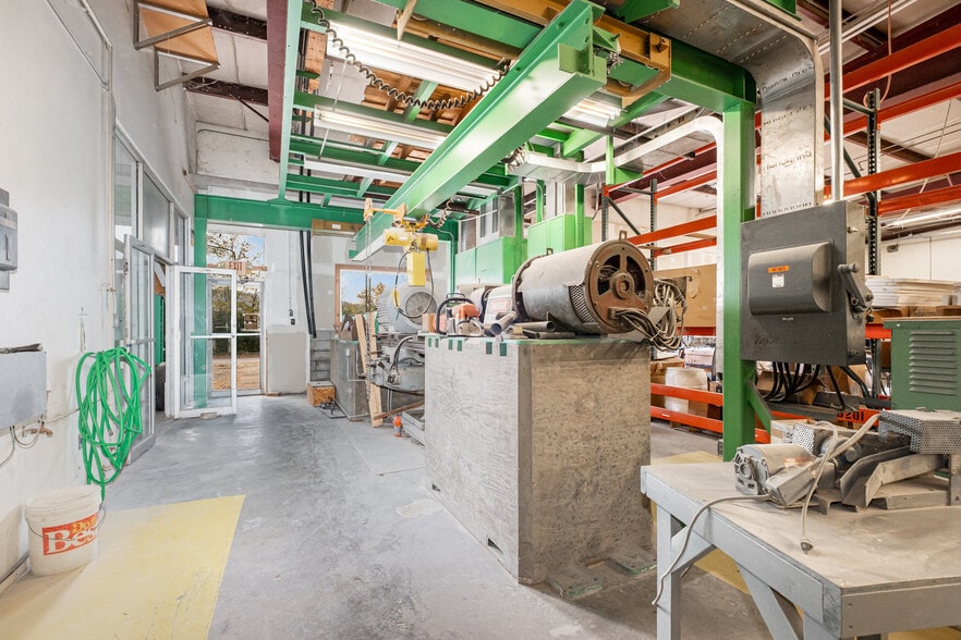 More Photos Of 330 N Front St, Ripley Flex For Sale