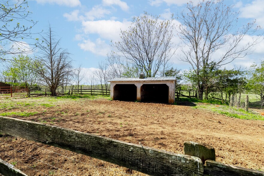 More Photos Of 2416 Lowesville Rd, Amherst Hospitality For Sale