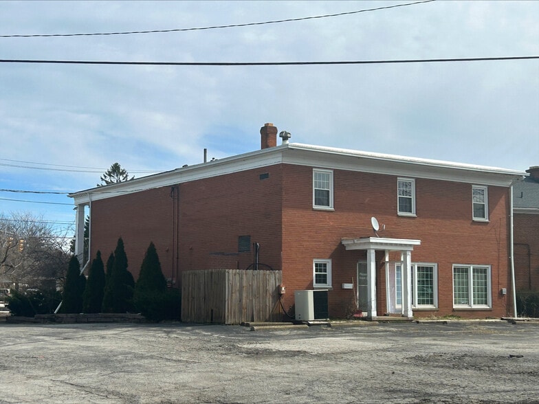 More Photos Of 15501 Munn Rd, Cleveland Office For Lease