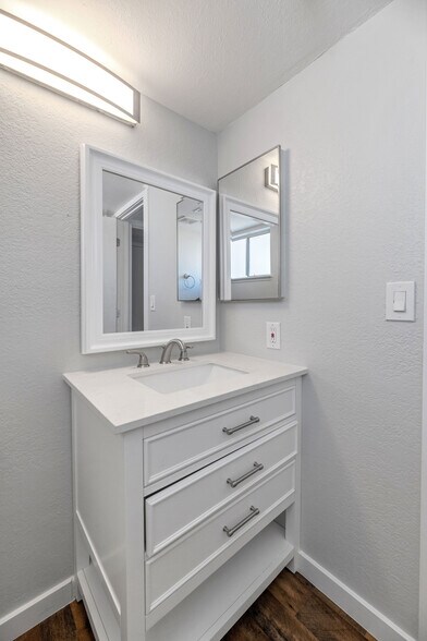 More Photos Of 1927 E Crocus Dr, Phoenix Specialty For Sale