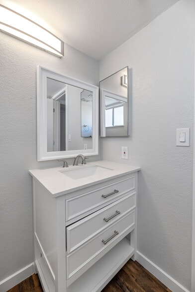 More Photos Of 1927 E Crocus Dr, Phoenix Specialty For Sale