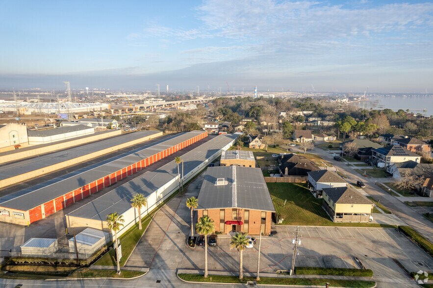 More Photos Of 601 Cien Rd, Kemah Unknown For Lease