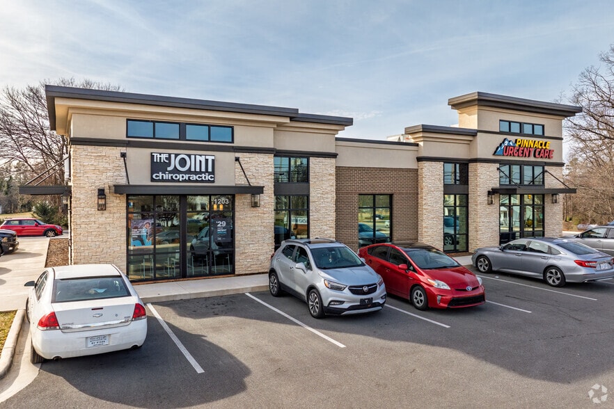 More Photos Of 1201 Cotton Grove, Lexington Storefront For Lease