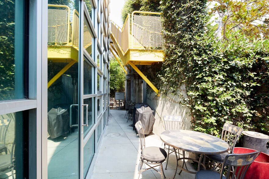 More Photos Of 1548 9th St, Santa Monica Loft Creative Space For Sale