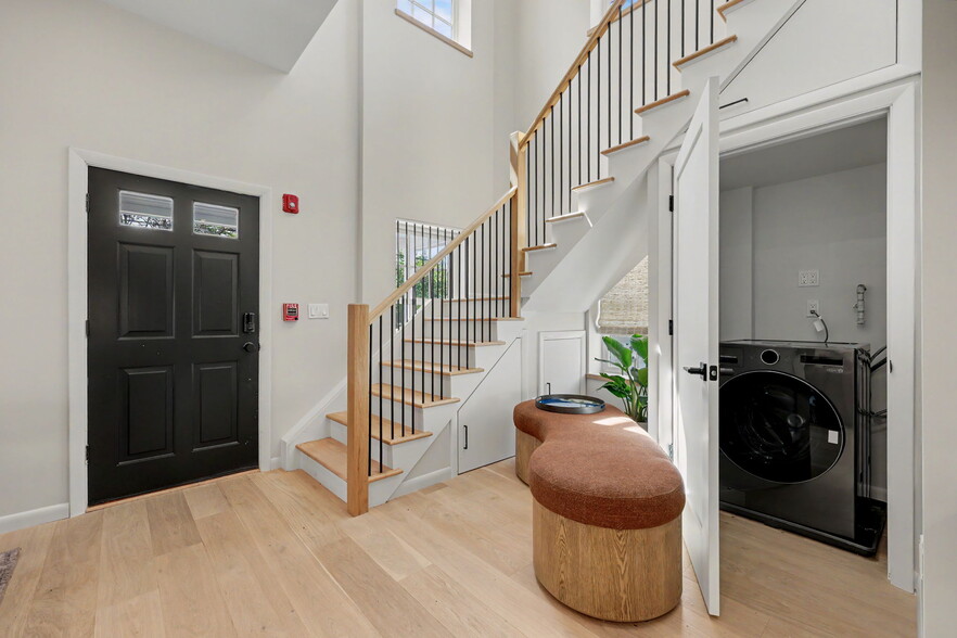 More Photos Of 63 Church St, Greenwich Apartments For Sale