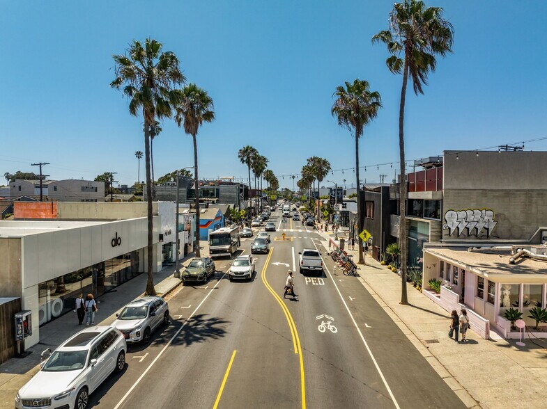 More Photos Of 1315-1317 Abbot Kinney Blvd, Venice Storefront For Sale