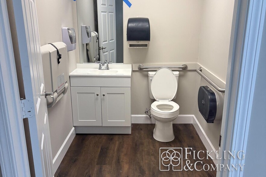 More Photos Of 505 Highway 49 N, Byron General Retail For Lease