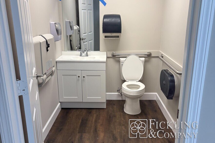 More Photos Of 505 Highway 49 N, Byron General Retail For Sale