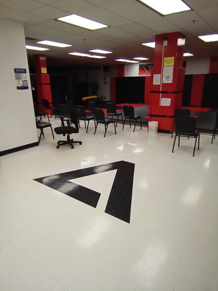 More Photos Of 15 Matthews St, Goshen Office For Sale