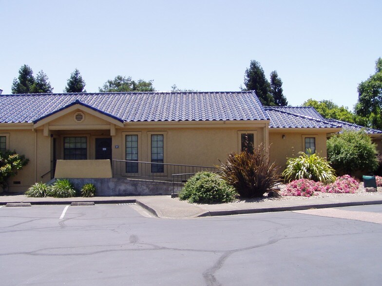 More Photos Of 1496 Professional Dr, Petaluma Medical For Lease