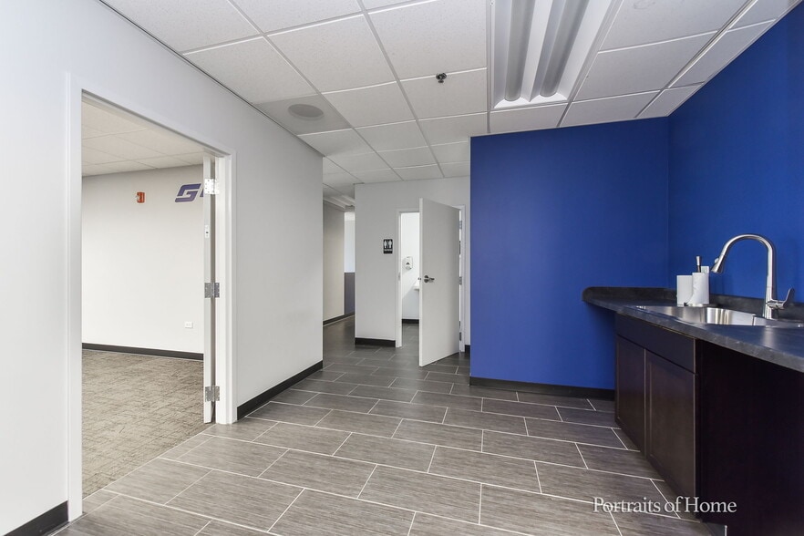 More Photos Of 1585 Beverly Ct, Aurora Warehouse For Sale