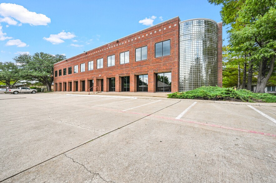 More Photos Of 6210 Campbell Rd, Dallas Office For Lease