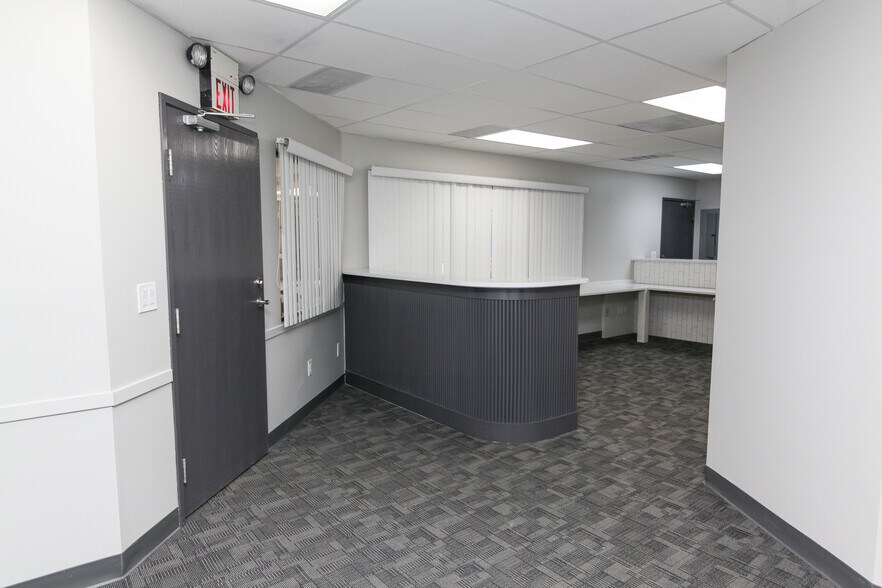 More Photos Of 38300 Van Dyke Ave, Sterling Heights Medical For Lease