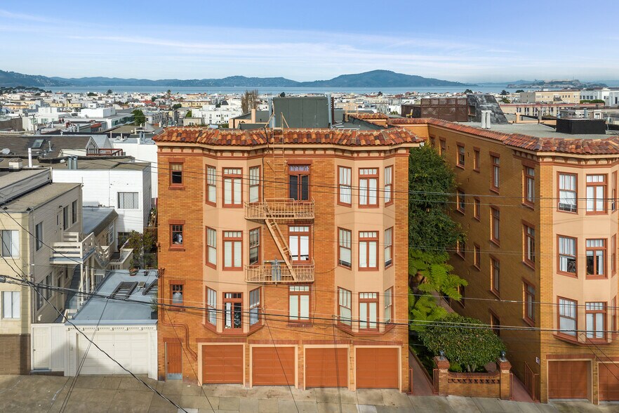 More Photos Of 2370 Filbert St, San Francisco Apartments For Sale
