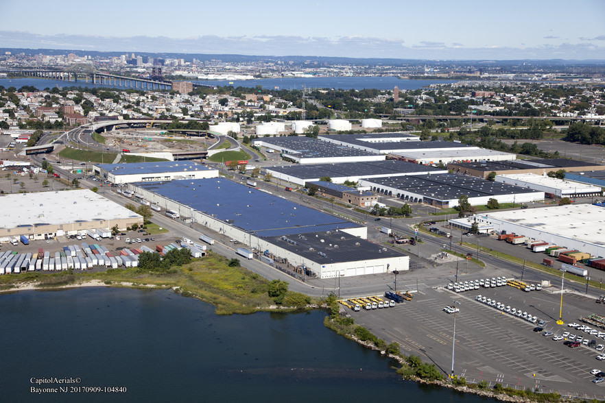 More Photos Of 100 Pulaski St, Bayonne Warehouse For Lease