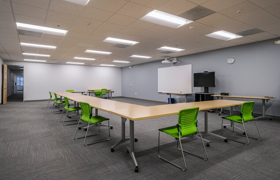 More Photos Of 5540 Ekwill St, Santa Barbara Flex For Sale