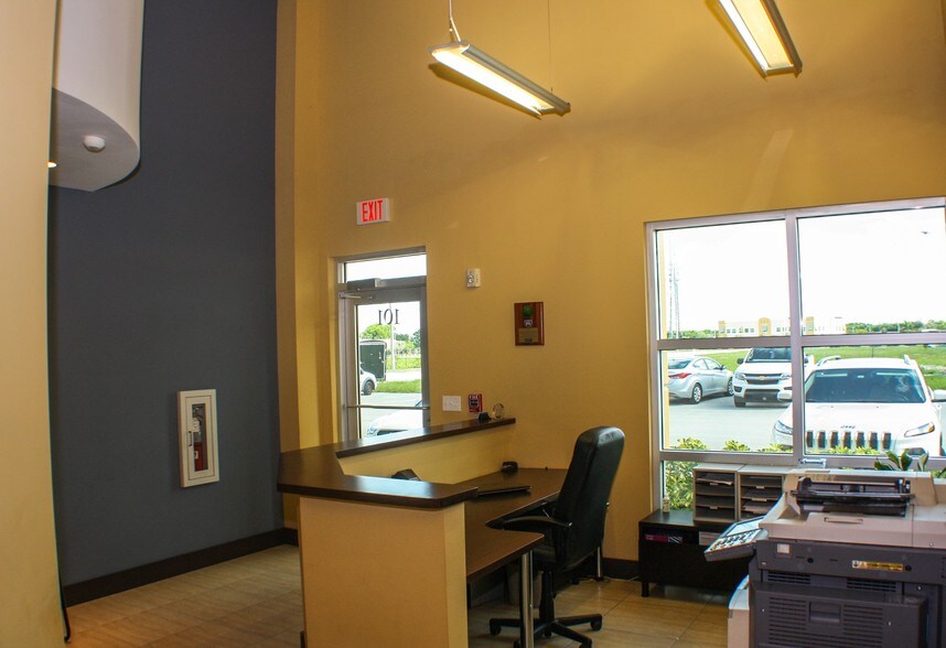More Photos Of 10388 State Road 84, Davie Warehouse For Lease
