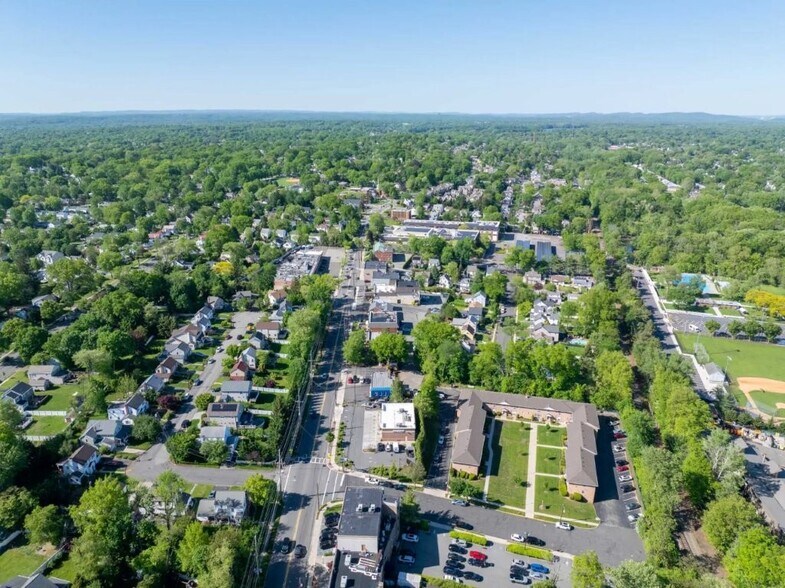 More Photos Of 584 Kinderkamack Rd, River Edge Convenience Store For Sale