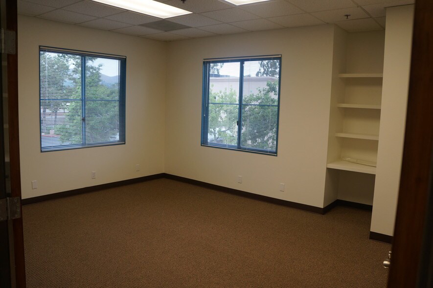 More Photos Of 32242 Paseo Adelanto, San Juan Capistrano Showroom For Lease