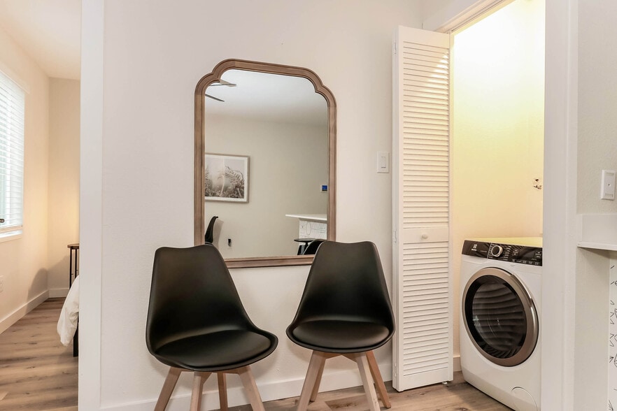 More Photos Of 1519 Annex Ave, Dallas Apartments For Sale