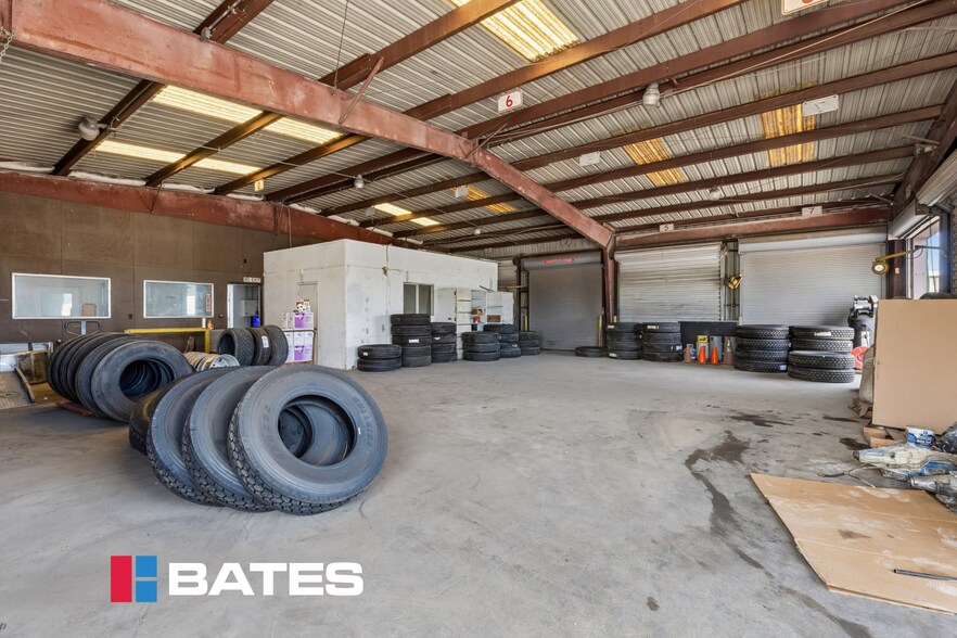 More Photos Of 1801 Commerce St, Garland Distribution For Sale