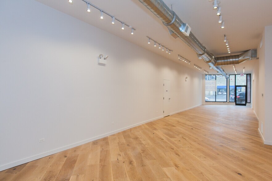 More Photos Of 2901-2911 N Clark St, Chicago Storefront Retail Residential For Lease