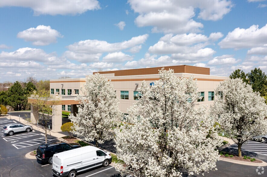 More Photos Of 7425 Janes Ave, Woodridge Medical For Lease