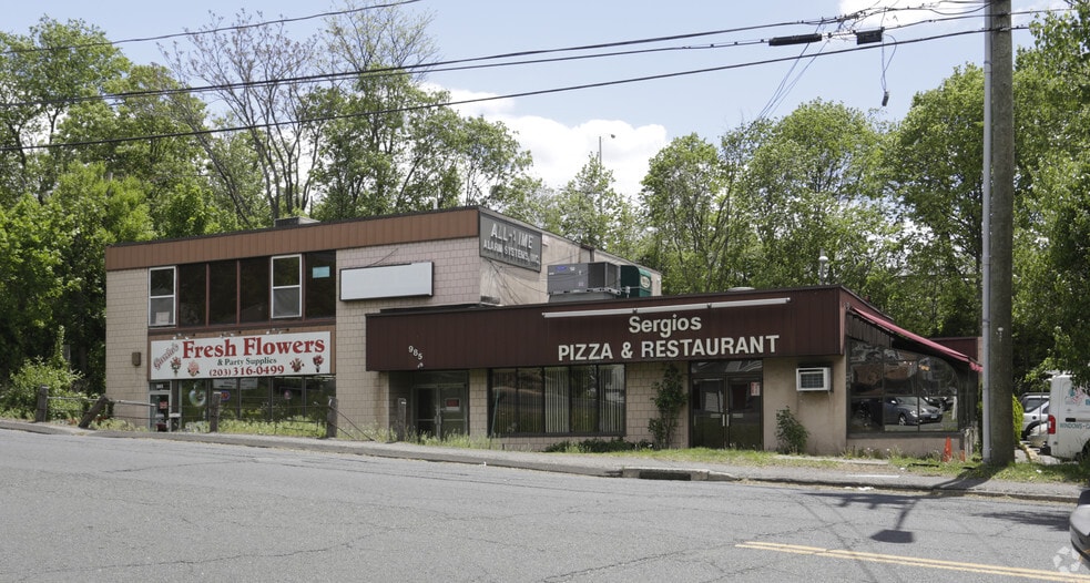 More Photos Of 985 E Main St, Stamford Freestanding For Lease