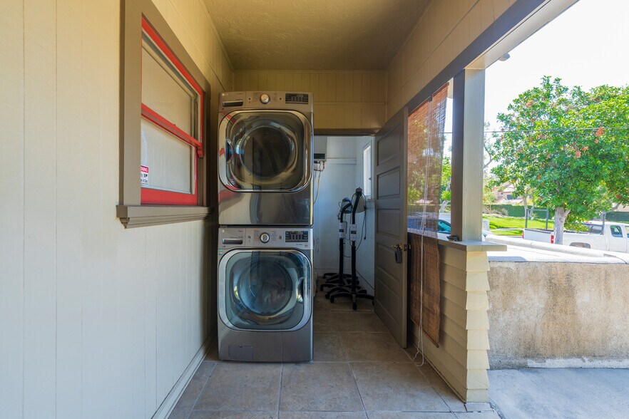 More Photos Of 146 E Walnut Ave, Monrovia Medical For Sale