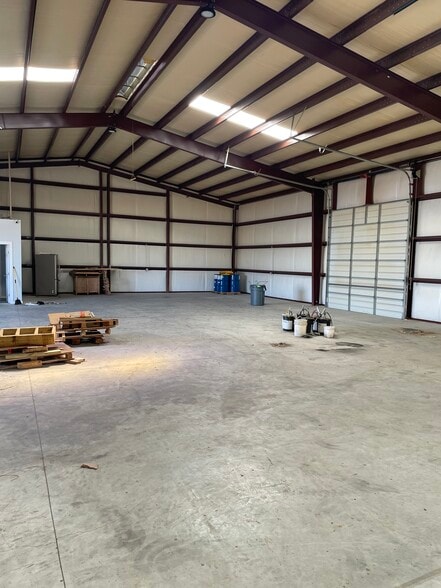More Photos Of 1031 Sales Dr, Waxahachie Industrial For Lease