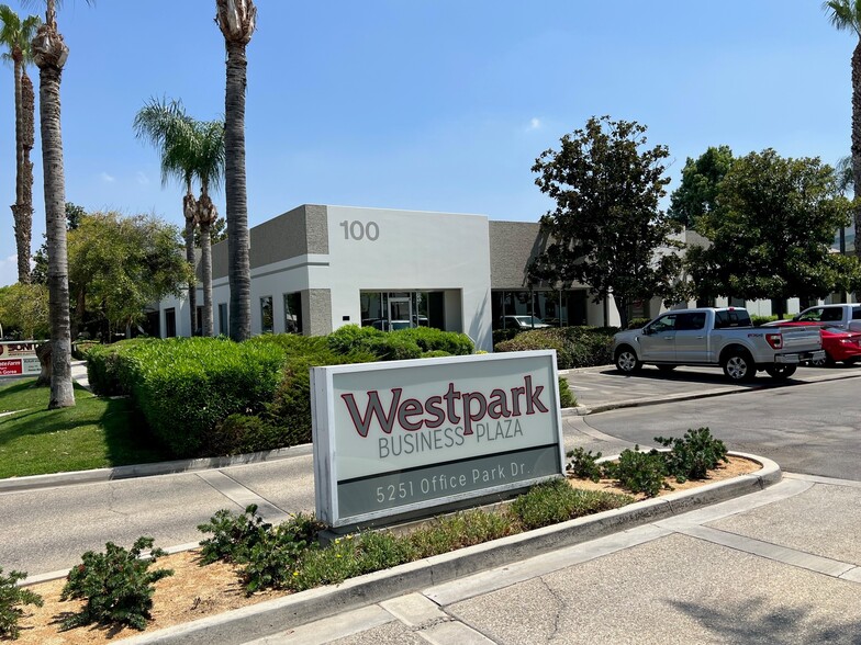 Primary Photo Of 5251 Office Park Dr, Bakersfield Unknown For Lease