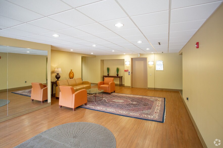 More Photos Of 201 S Johnson Rd, Houston Unknown For Lease