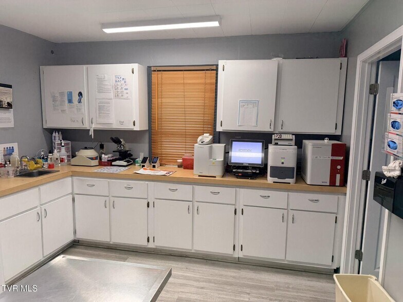 More Photos Of 404 Hurricane Rd NE, Wise Medical For Sale