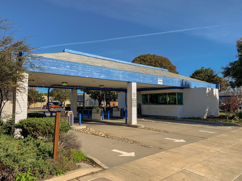 More Photos Of 27 John St, Salinas Bank For Sale