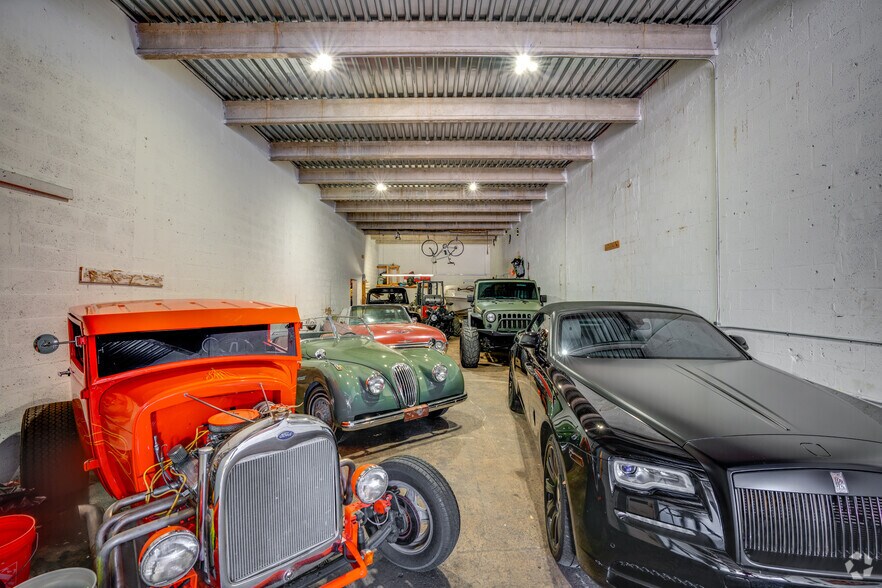 More Photos Of 1111 SE 14th St, Miami Manufacturing For Sale