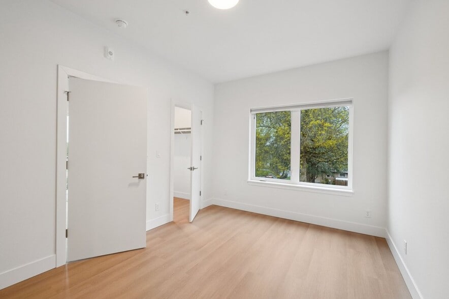 More Photos Of 4920 SW Pacific Ave, Beaverton Apartments For Lease