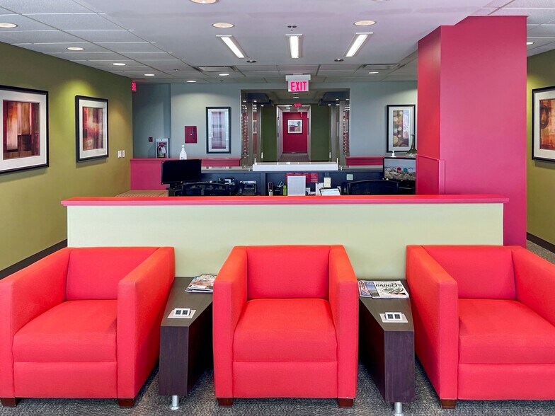 More Photos Of 1631 Dickson Av, Kelowna Coworking Space