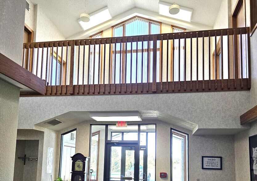 More Photos Of 3933 Monitor Rd, Bay City Office For Sale