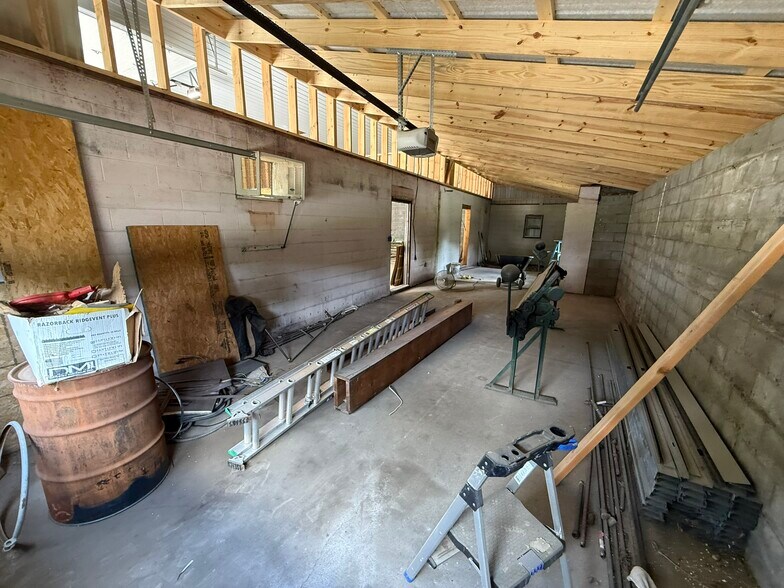 More Photos Of 1015 Trenton Ave, Uhrichsville Industrial For Sale