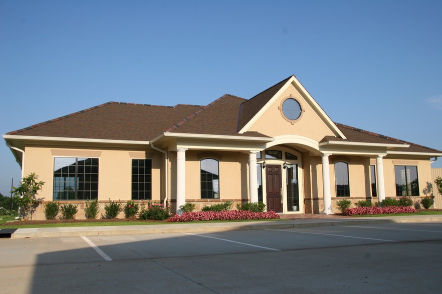 Primary Photo Of 708 N Ashley Ridge Loop, Shreveport Office For Sale
