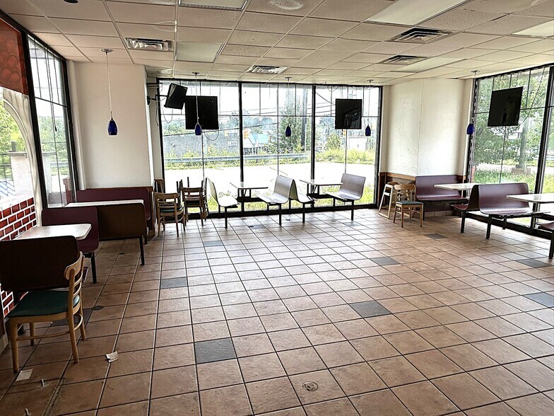 More Photos Of 209 Loews Dr, North Versailles Fast Food For Sale