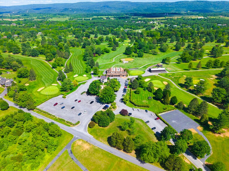 More Photos Of 134 Golf Club Cir, Front Royal Golf Course Driving Range For Sale