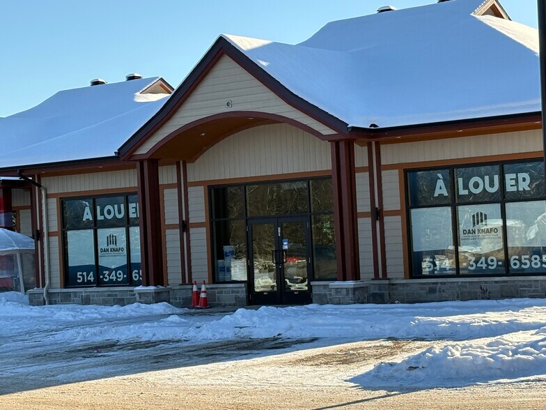 More Photos Of 175 Montée Ryan, Mont-tremblant Freestanding For Lease
