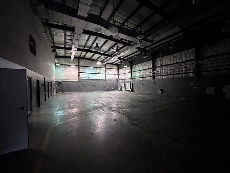 More Photos Of 207 Dunson St, Andalusia Light Distribution For Sale