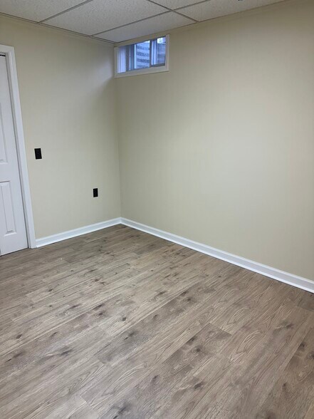 More Photos Of 1419 Deerfield Rd, Boone Office For Sale