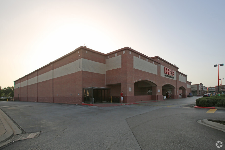 Primary Photo Of 16811 El Camino Real, Houston Supermarket For Sale