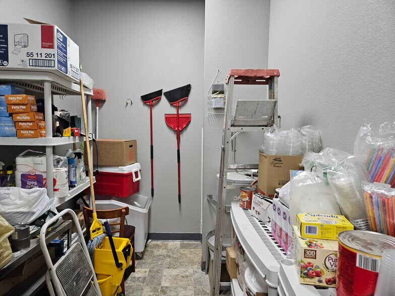 More Photos Of 601-611 H St, Modesto Storefront For Sale