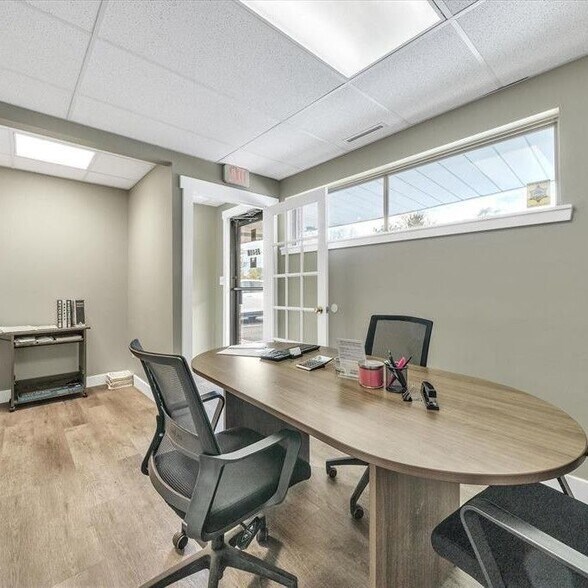 More Photos Of 25400-25430 Goddard Rd, Taylor Medical For Sale