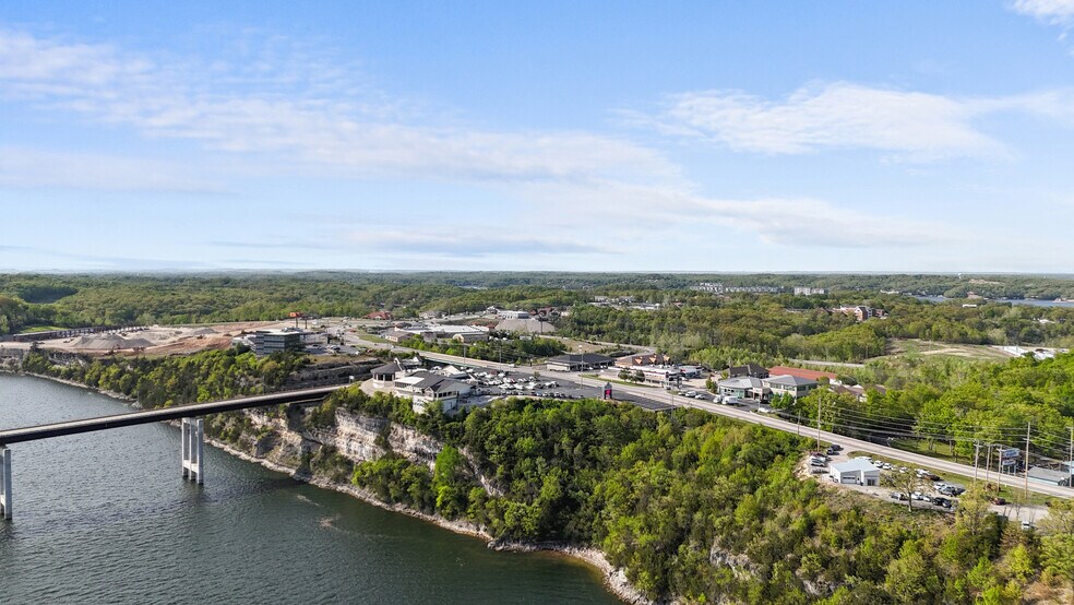 More Photos Of 2265 Bagnell Dam Blvd, Lake Ozark Office For Sale