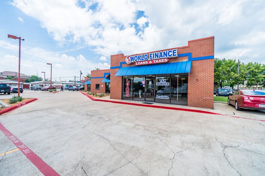 More Photos Of 405 N McDonald St, McKinney Unknown For Lease